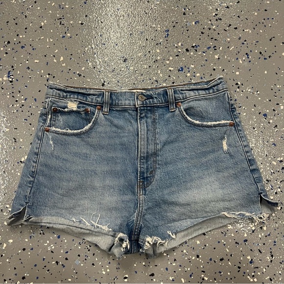 Abercrombie & Fitch Pants - Abercrombie & Fitch the mom short size 31